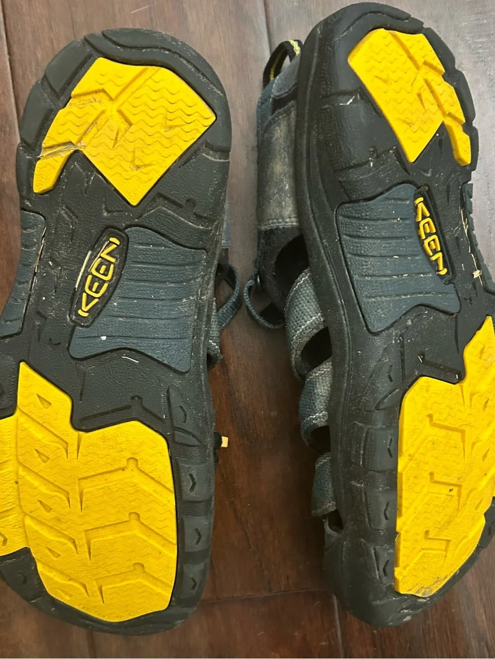 Keen Kids Navy Blue and Yellow Closed-Toe Sandals